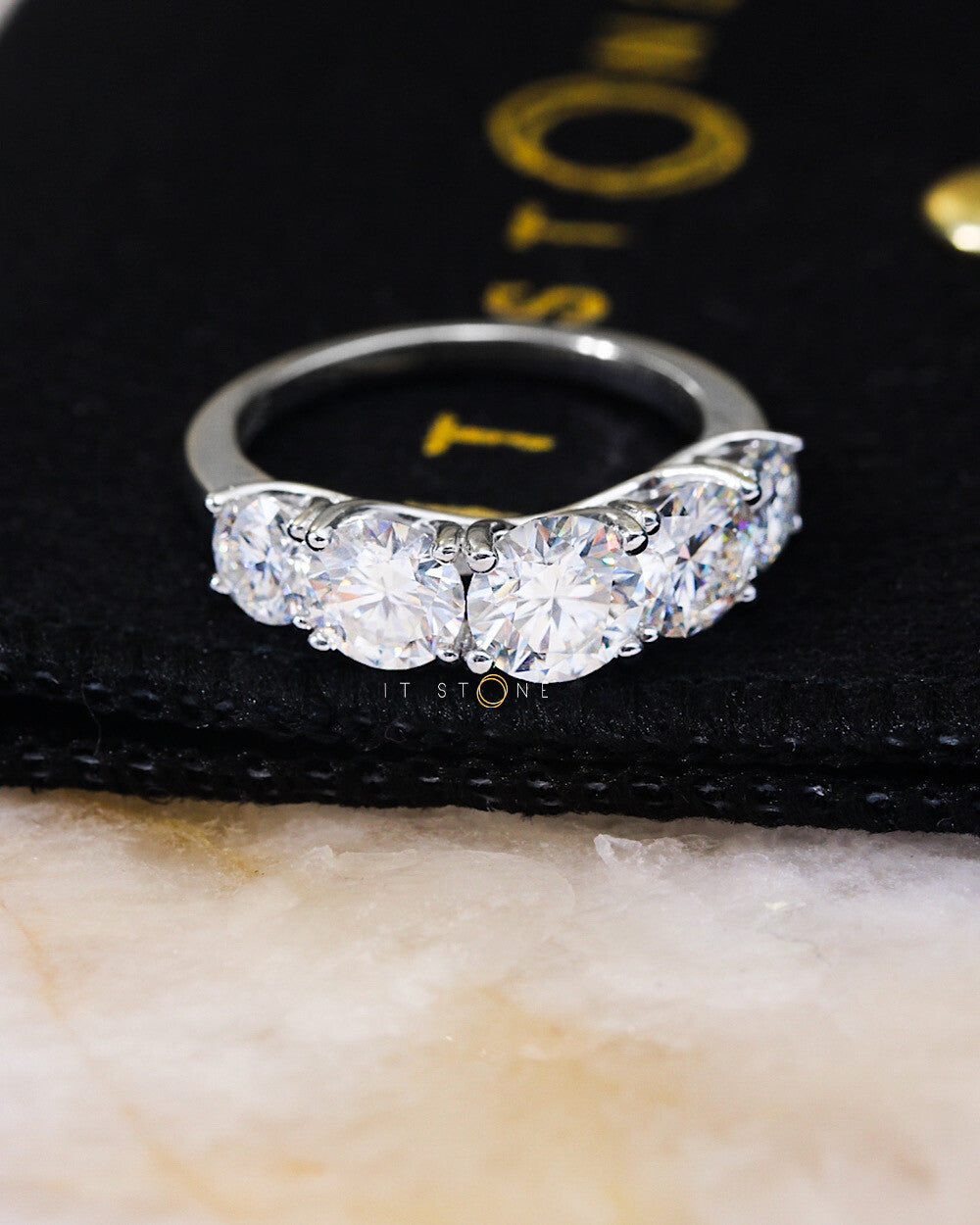 Anel Luxo Saud Moissanites