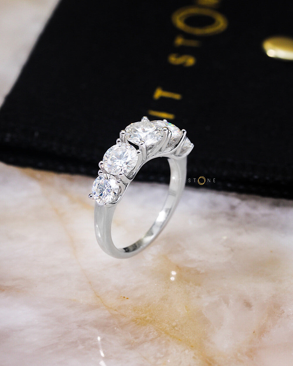 Anel Luxo Saud Moissanites