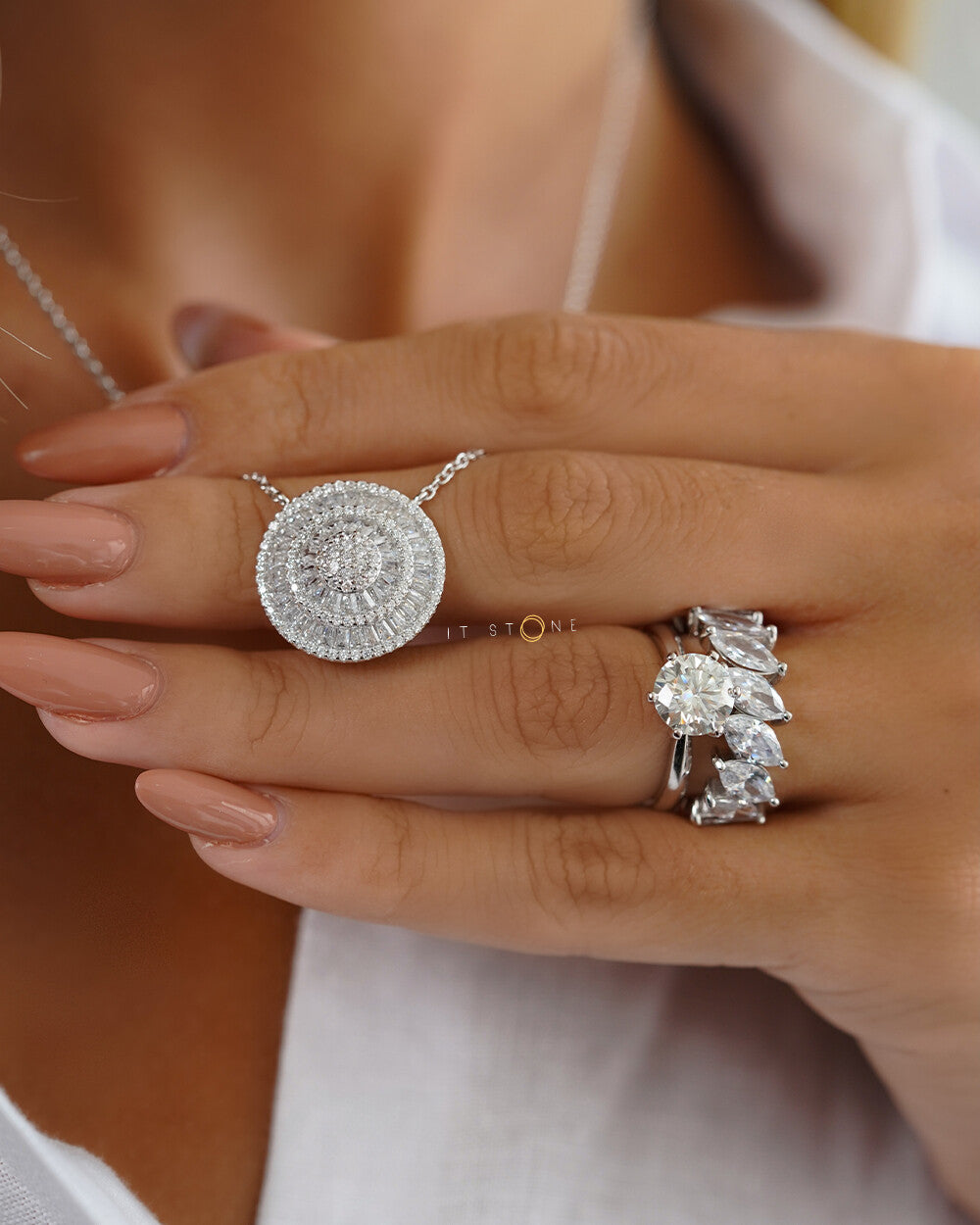 Colar Pizza Singapore Luxo