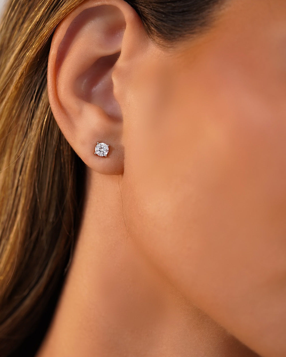 Brinco Moissanite Assimétrico com Piercing Falso 0.5ct
