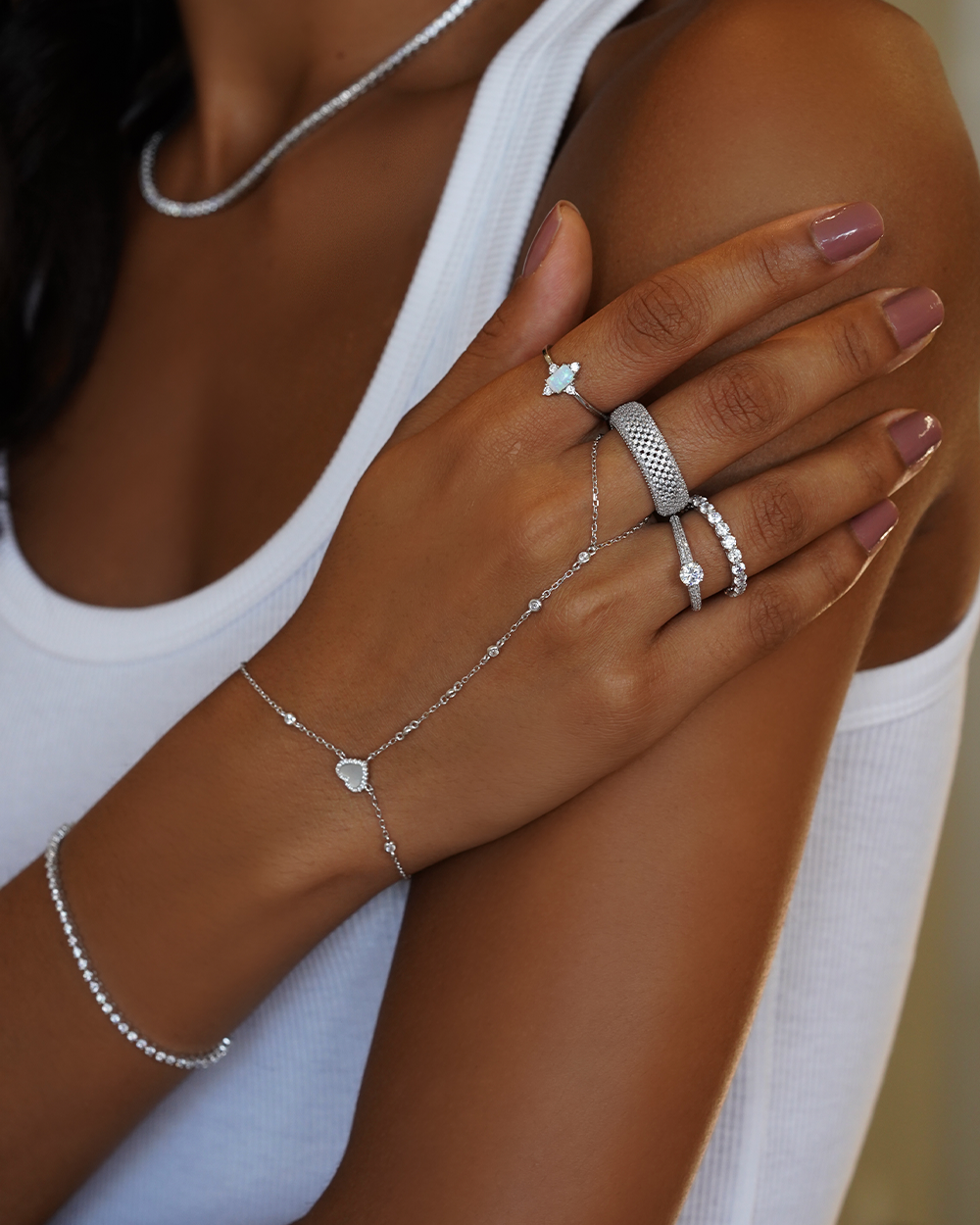Pulseira de Mão Heart Madre Pérola