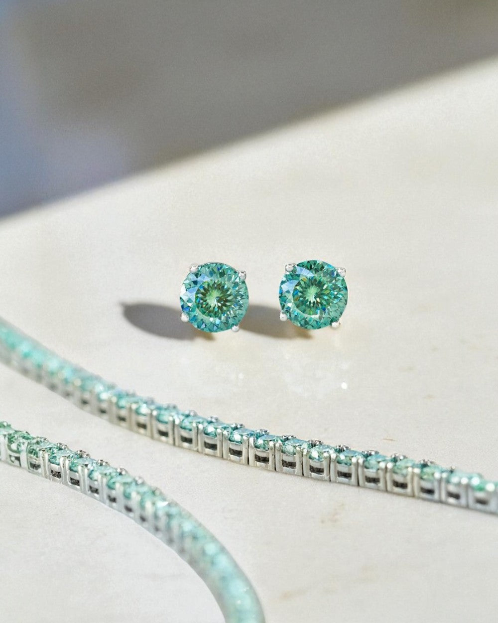 Brinco Solitário Moissanite Portuguese Cut Ciano Deep Vivid 1ct