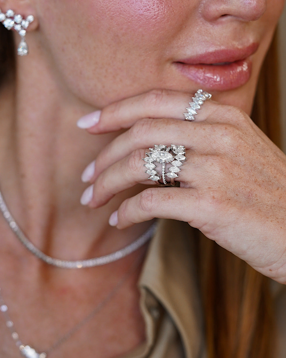 Meia Aliança Navete Curve Moissanite