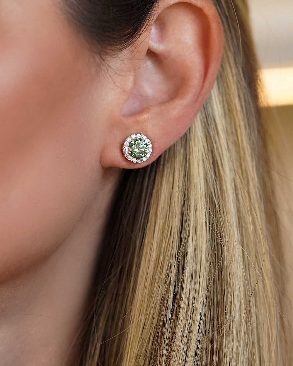 Brinco Pryanka Moissanite Ciano Light Soft