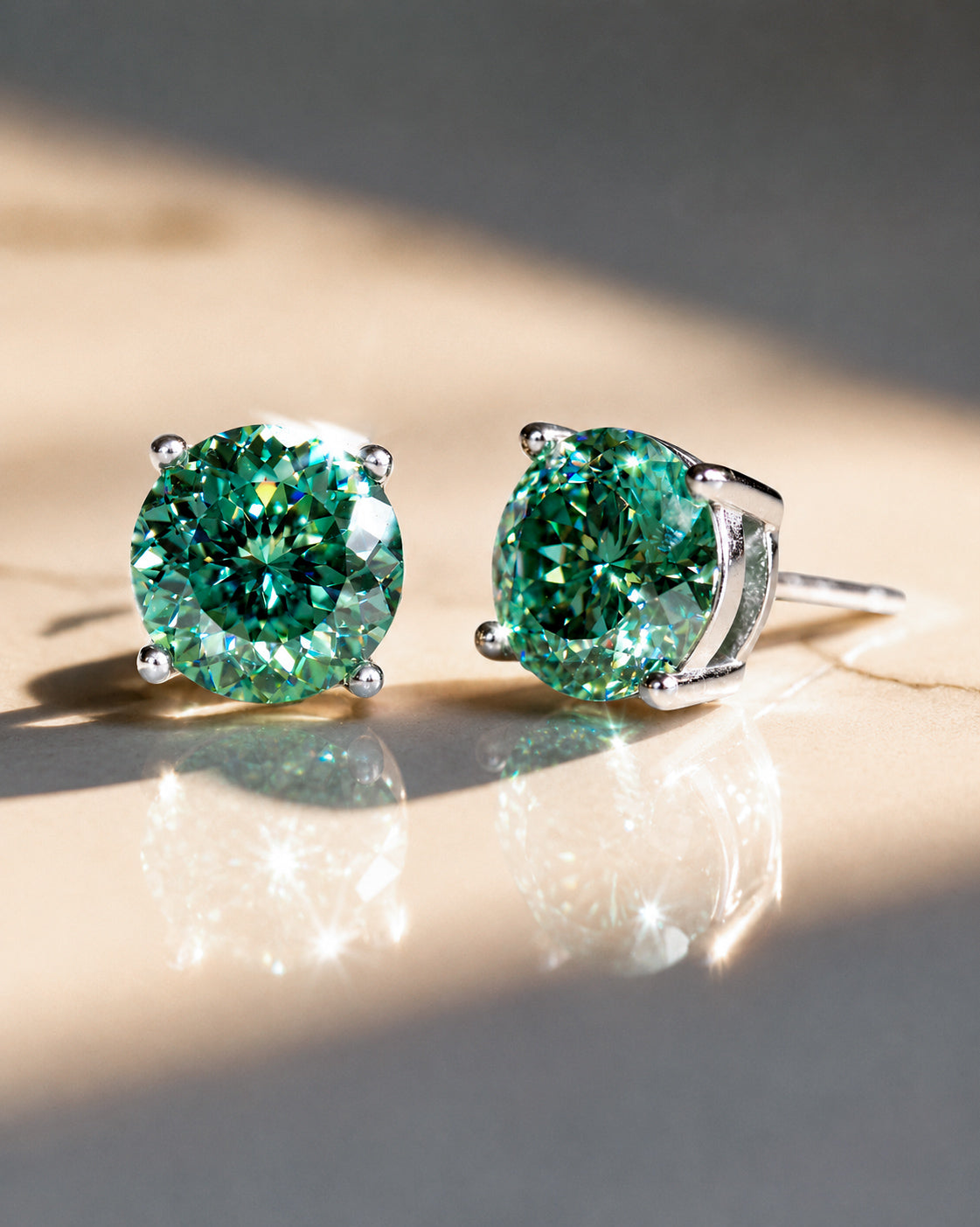 Brinco Solitário Moissanite Portuguese Cut Ciano Deep Vivid 2ct
