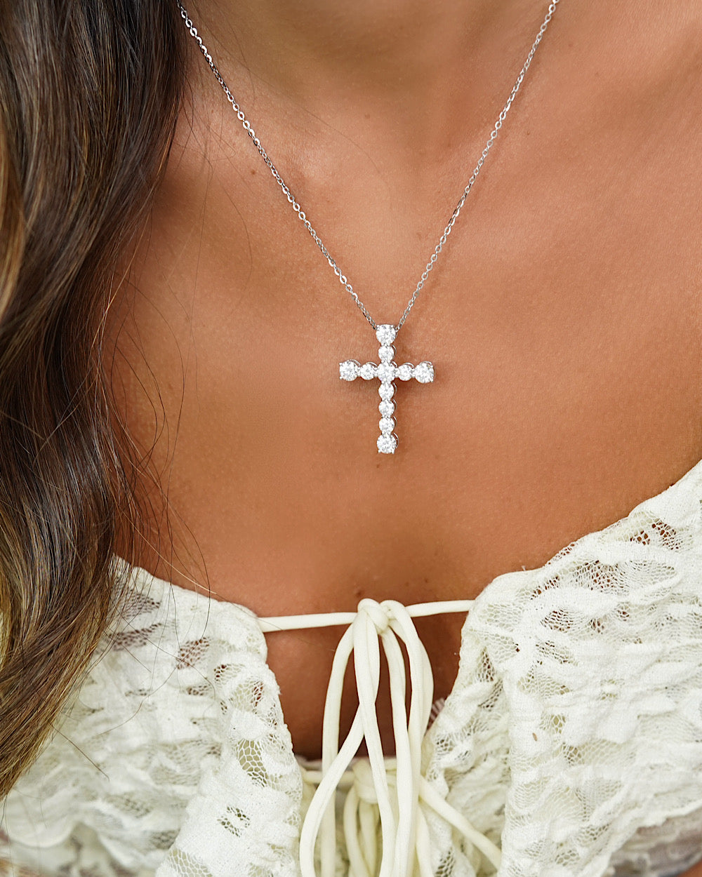 Colar Cruz Moissanite Luxo