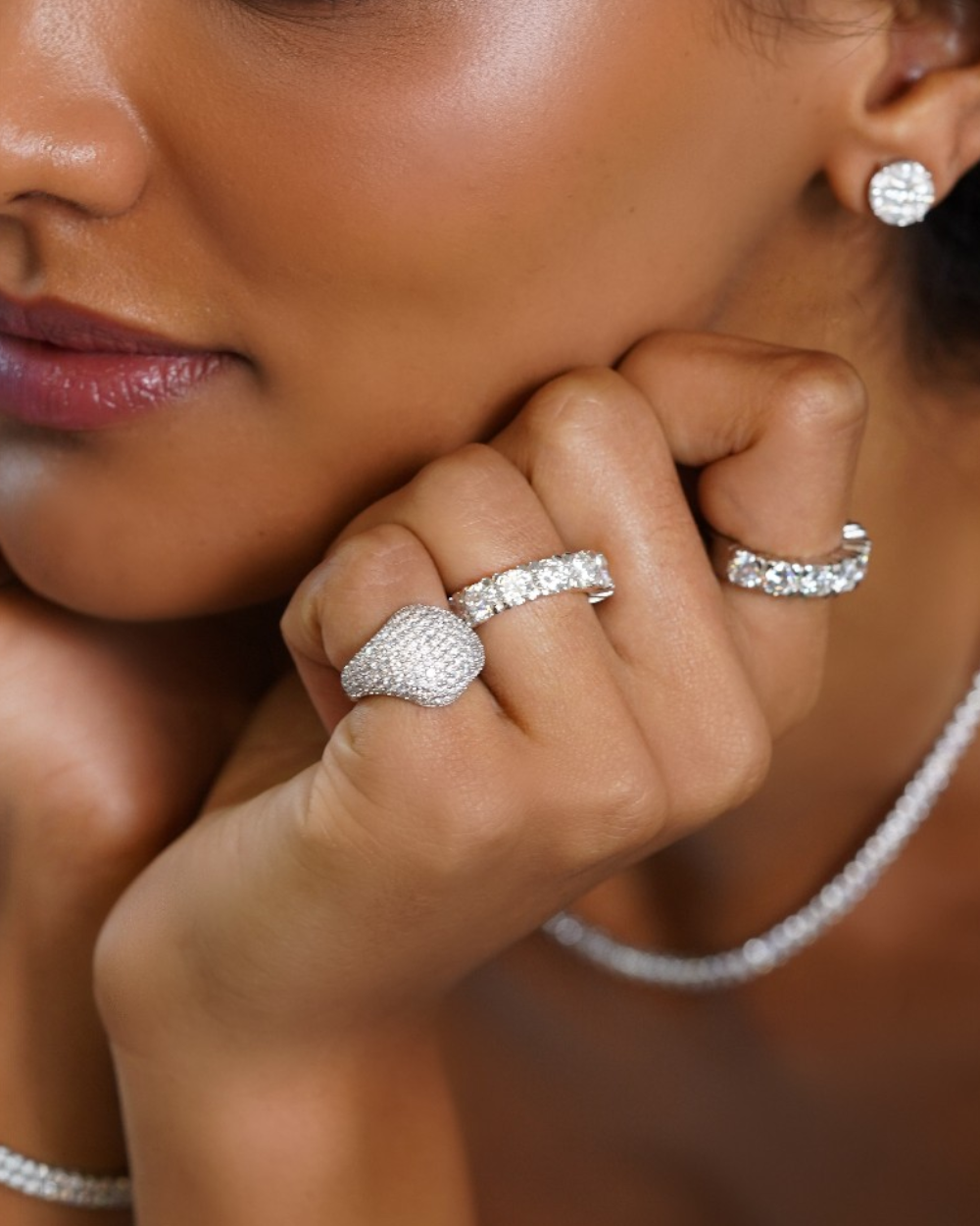 Anel Dedinho Moissanite Luxury Cravejado