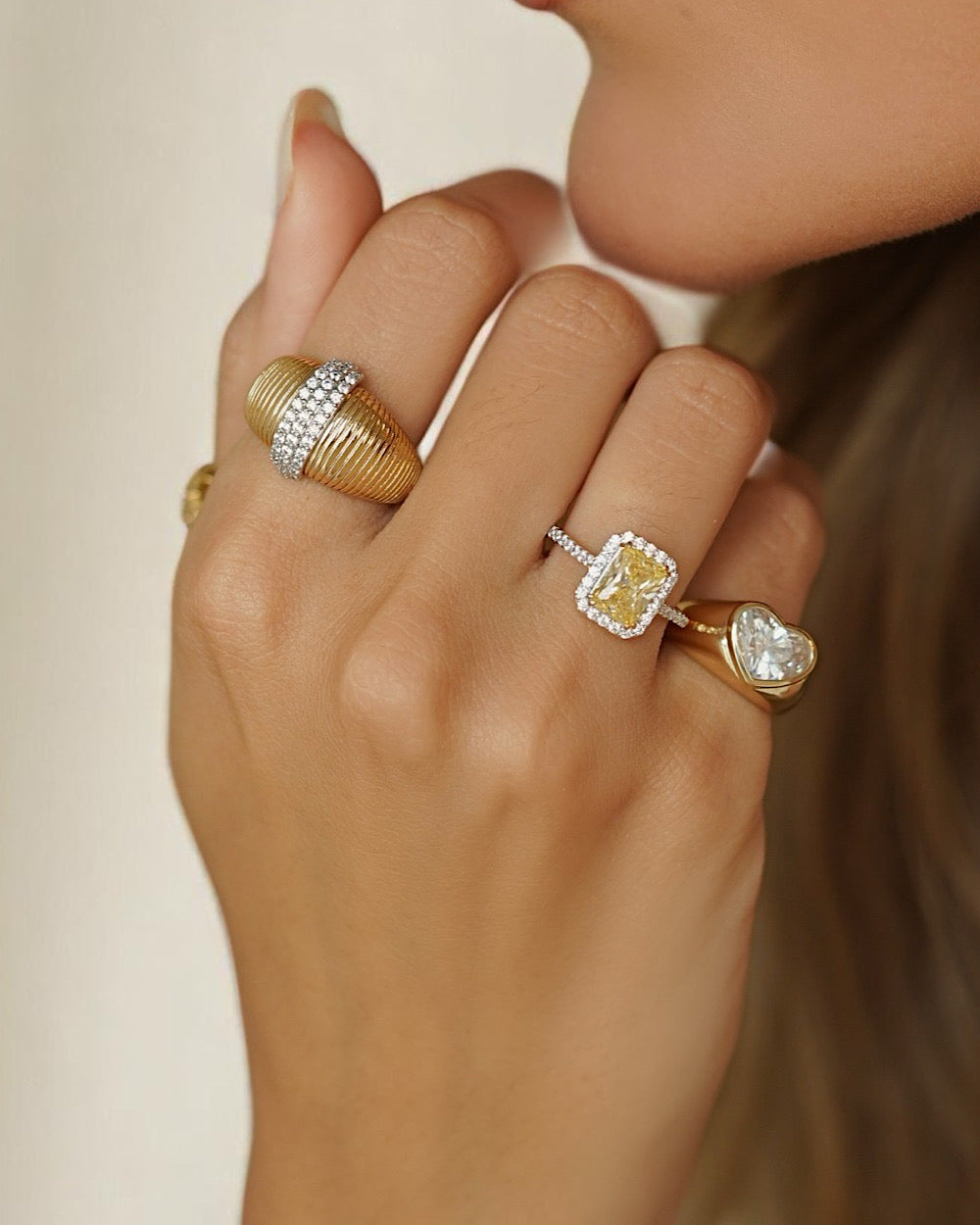Anel Dedinho Gold Heart Luxo
