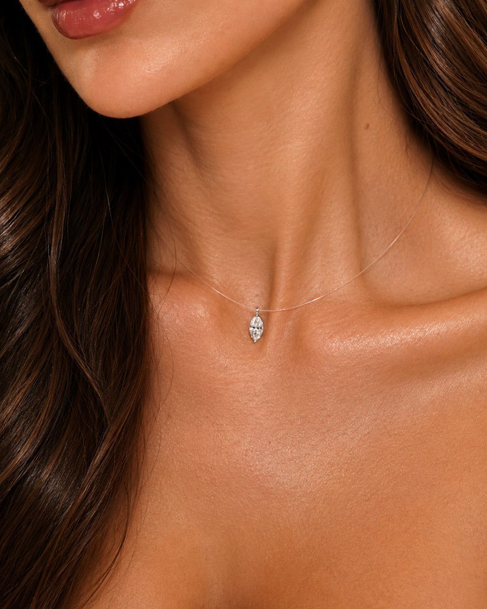 Colar Invisible Moissanite Navete 1ct