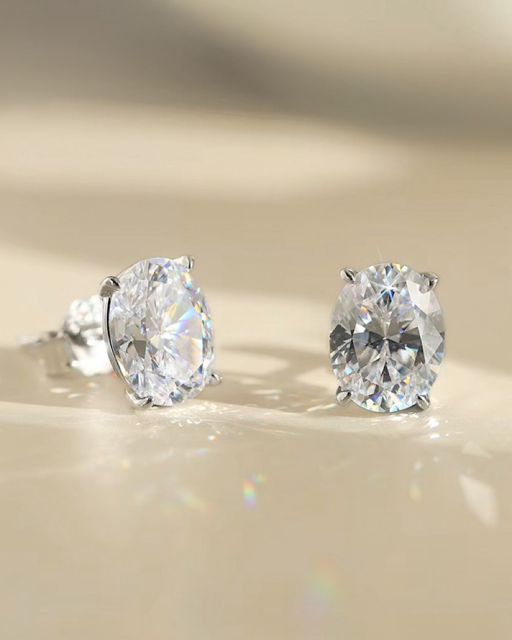 Brinco Solitário Oval