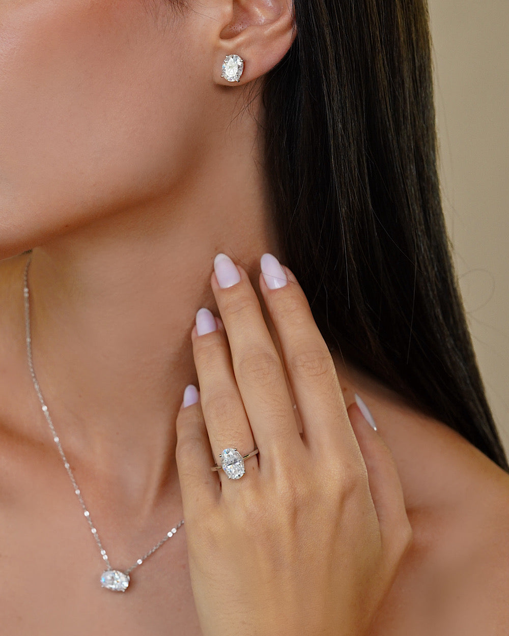 Anel Solitário Oval Moissanite Hailey 4.5ct