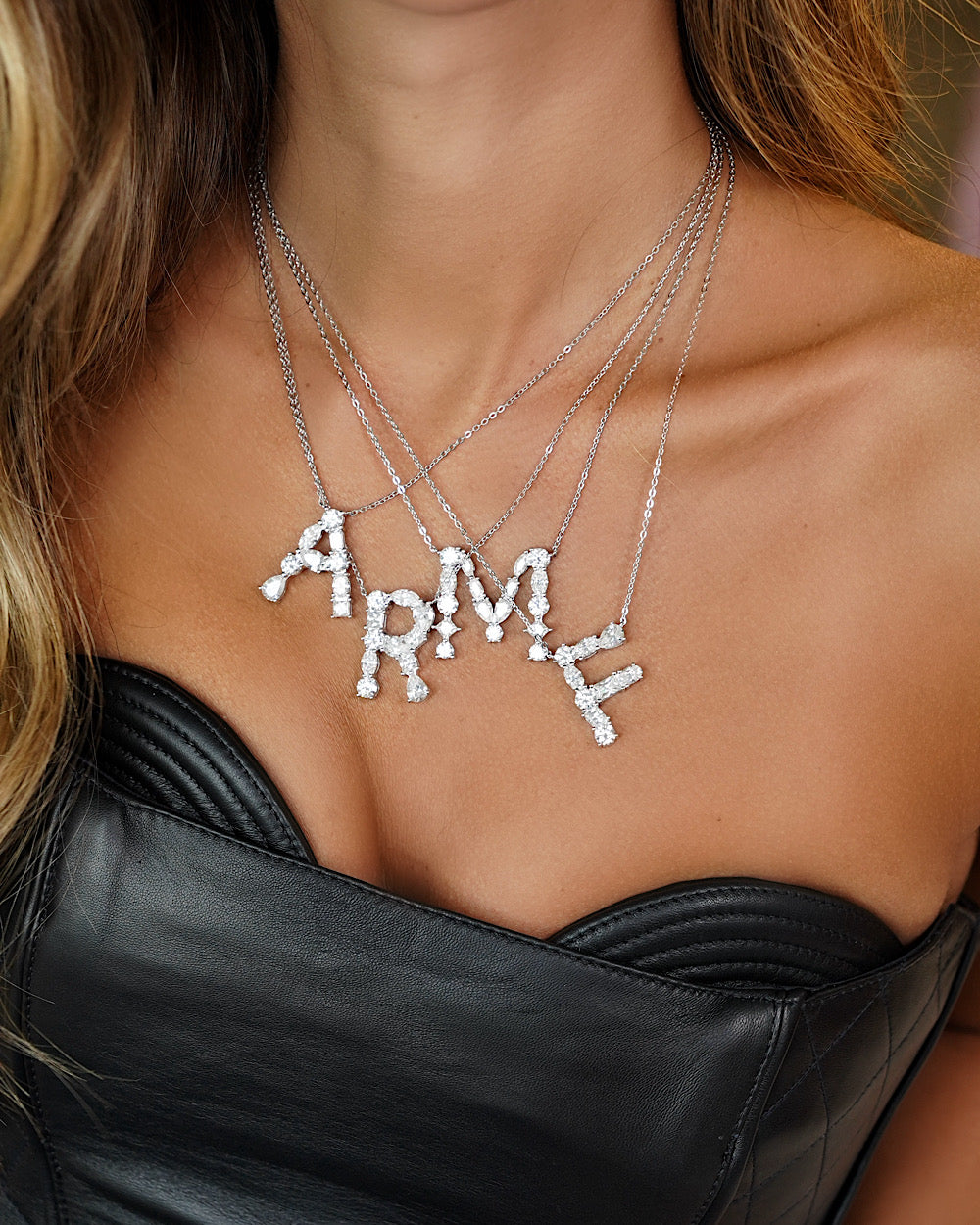 Colar Inicial Moissanite Multi Lapidação Luxo (Escolha o seu)