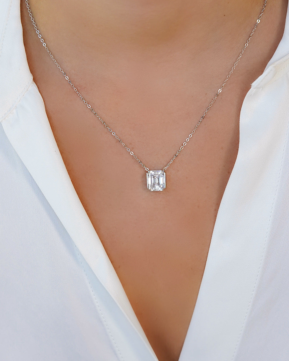 Colar Sussex Moissanite Emerald Cut 5ct
