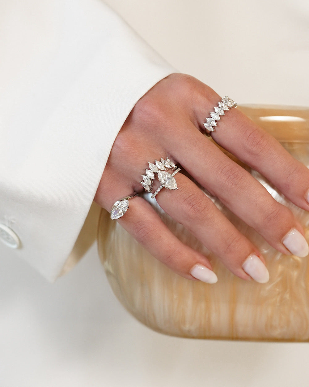 Anel Dedinho Navete Luxo