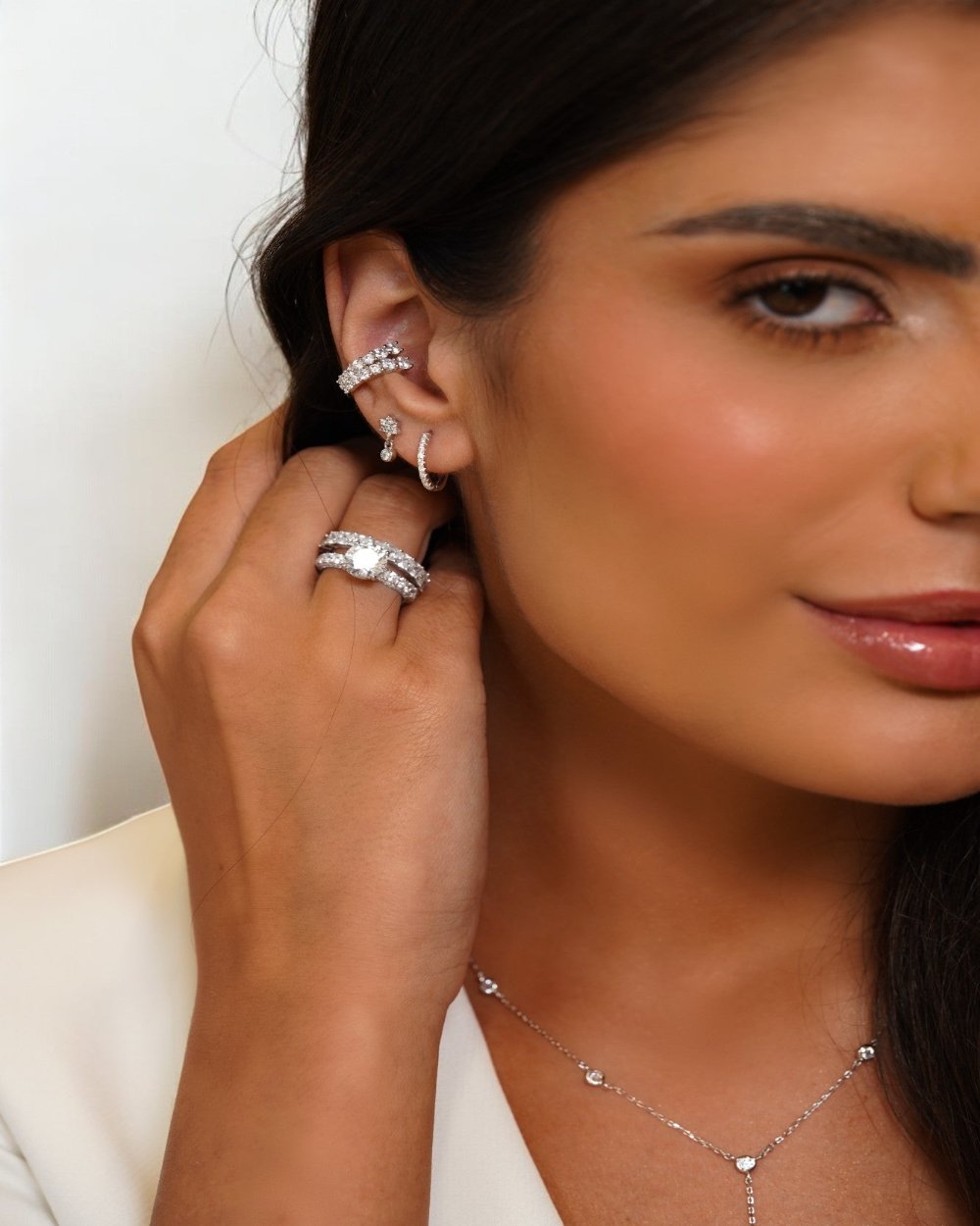 Brinco Segundo ou Terceiro Furo Mini Flower Dangle