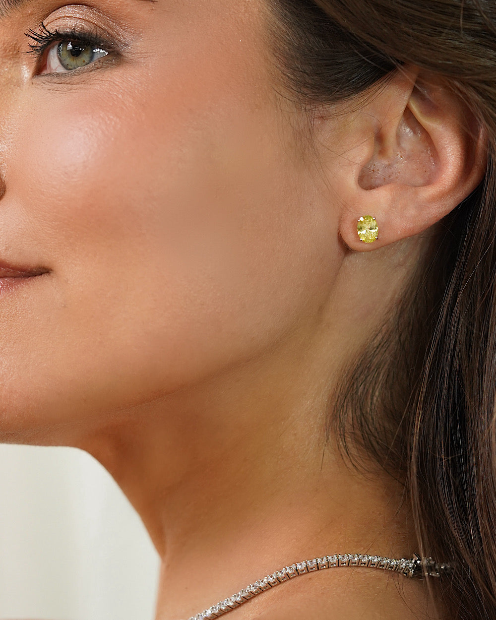 Brinco Solitário Oval Yellow Lime