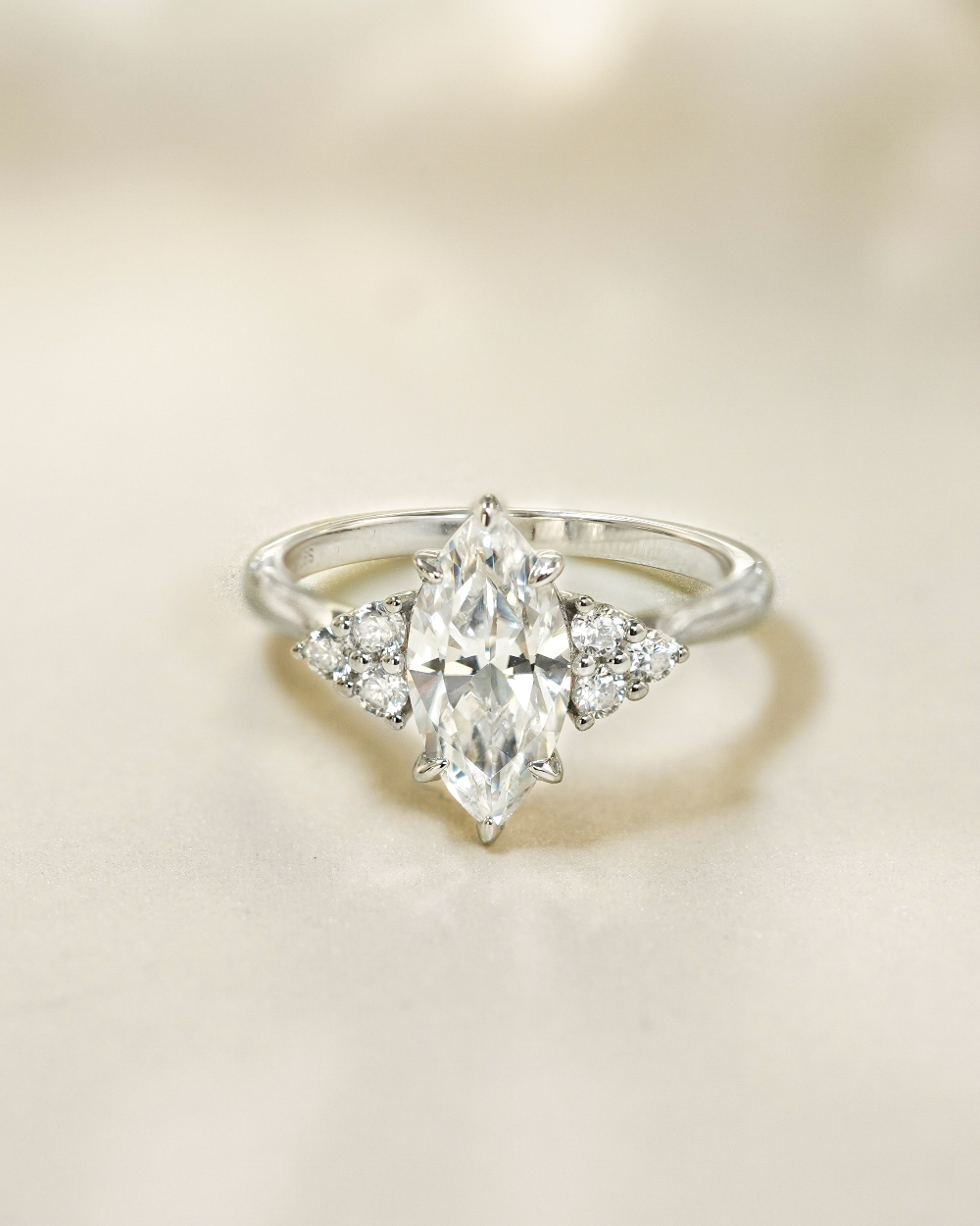 Anel Serena Navete Luxo