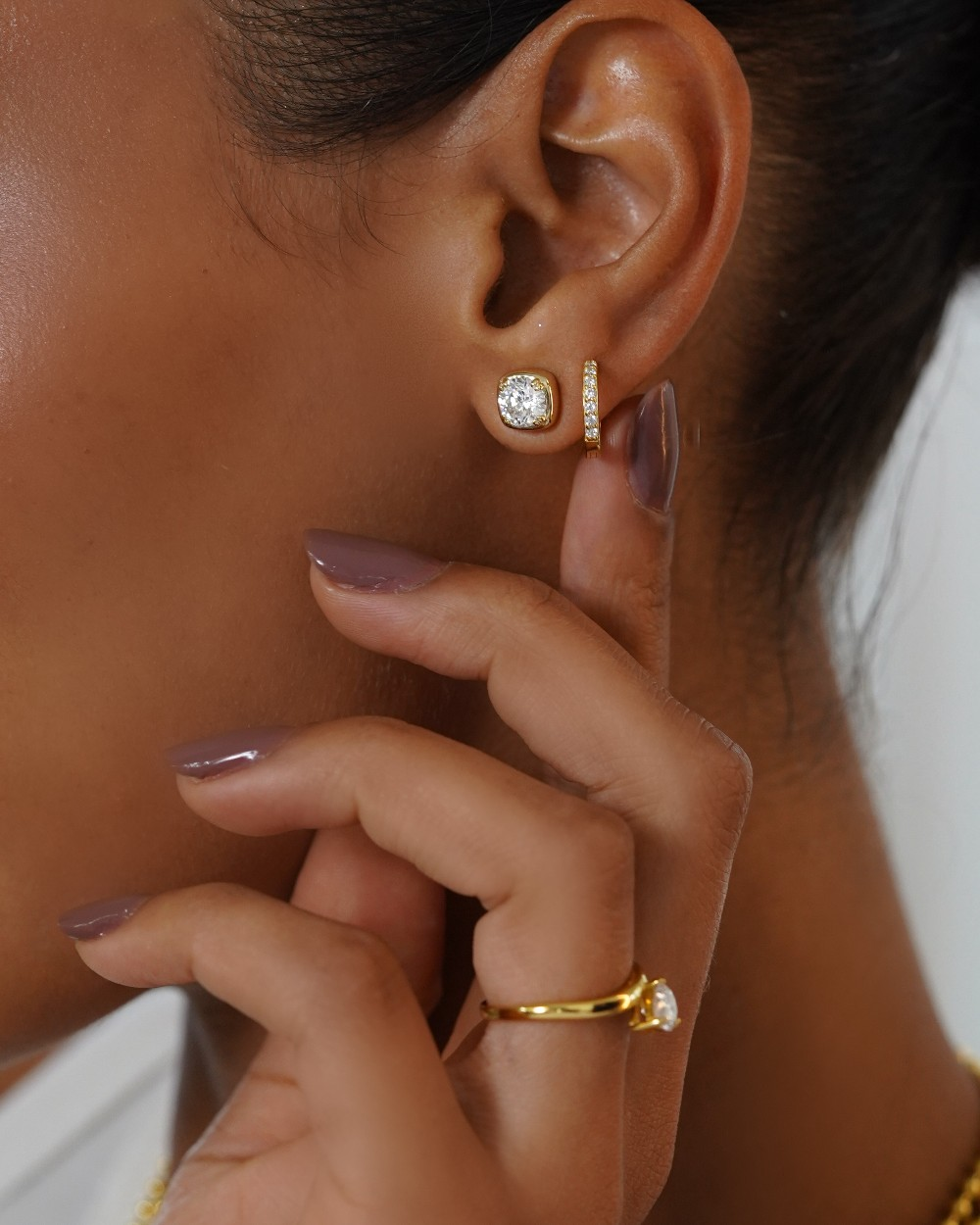 Brinco Frame Square Luxo Moissanite Gold — detalhe 3 | IT STONE