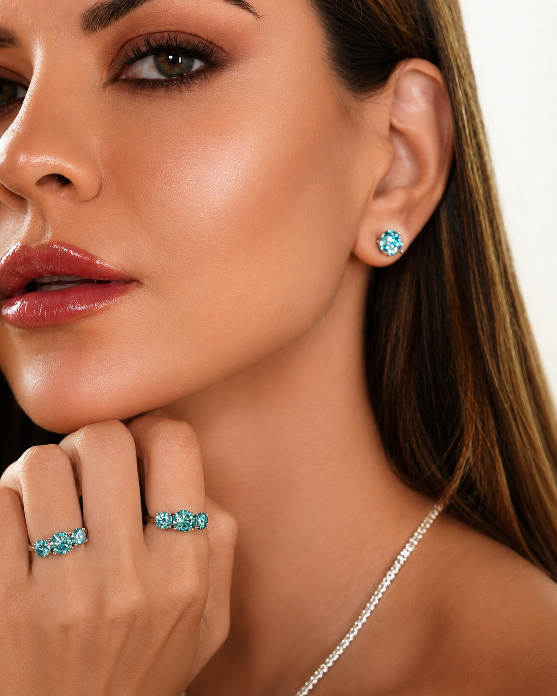 Anel 3 Pedras Moissanite Blue Sky