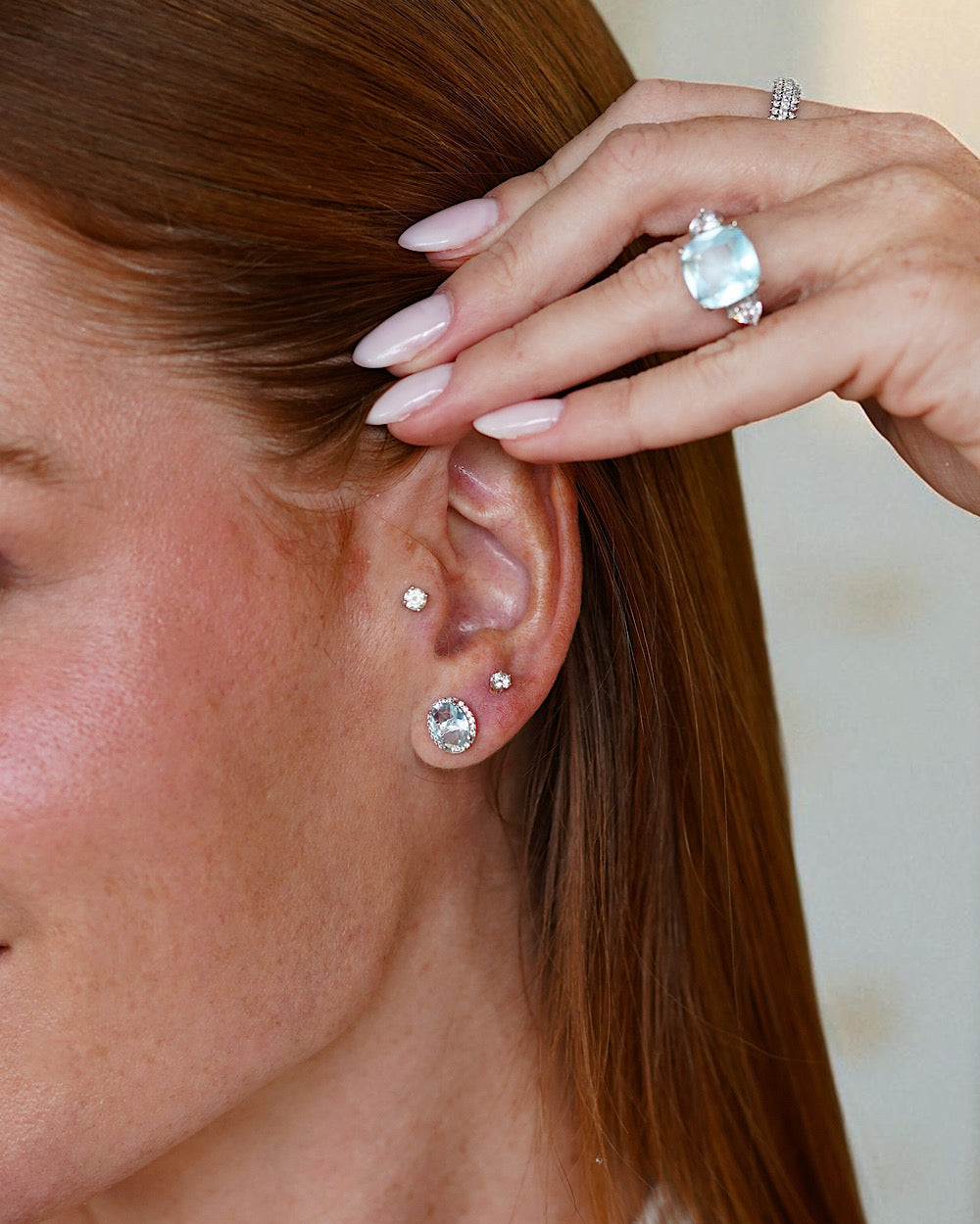 Brinco Oval Água Marinha Luxo