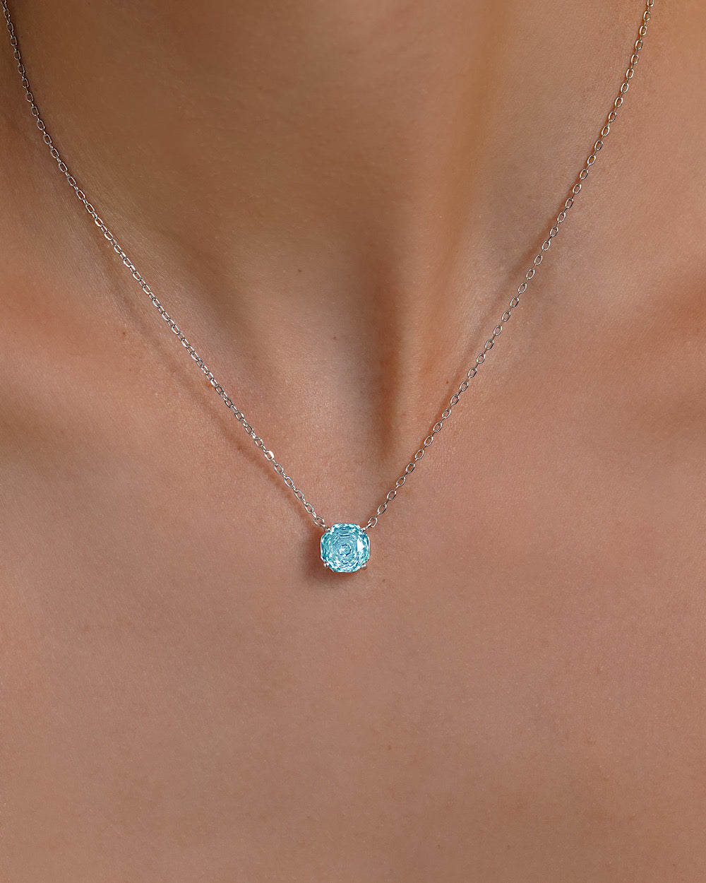 Colar Ponto de Luz Rose Cut Água Marinha