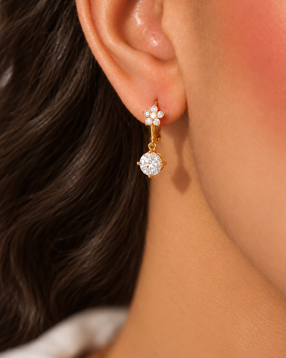 Argola Secret Flower Moissanite Gold