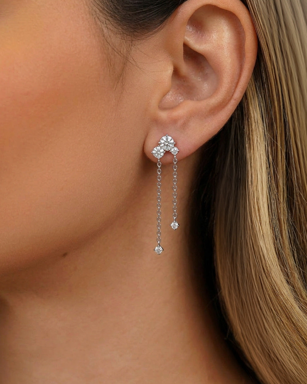 Brinco Celina String Moissanite