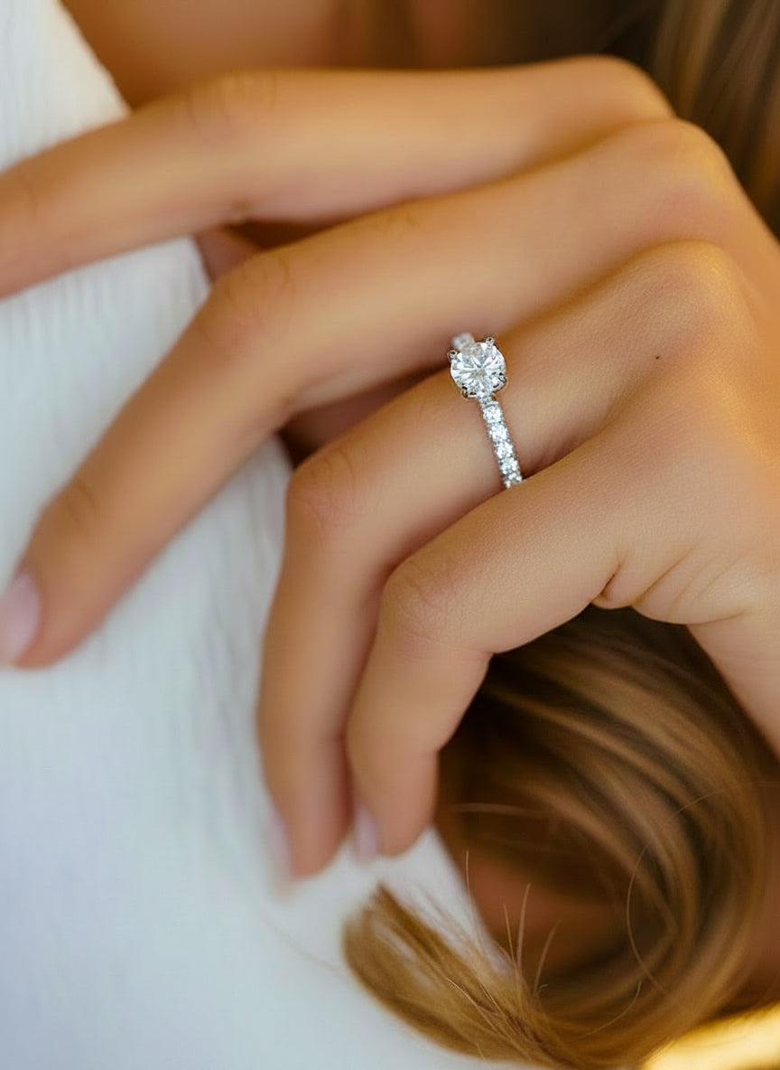Anel Solitário Liz Moissanite 0.8ct