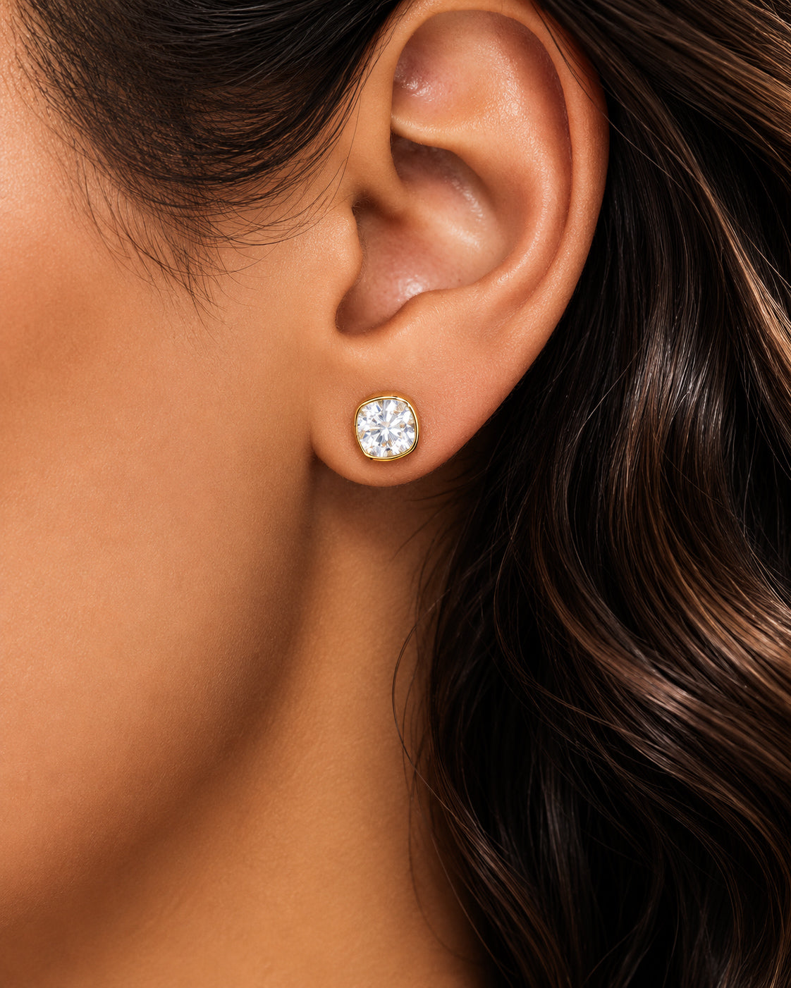 Brinco Frame Square Luxo Moissanite Gold
