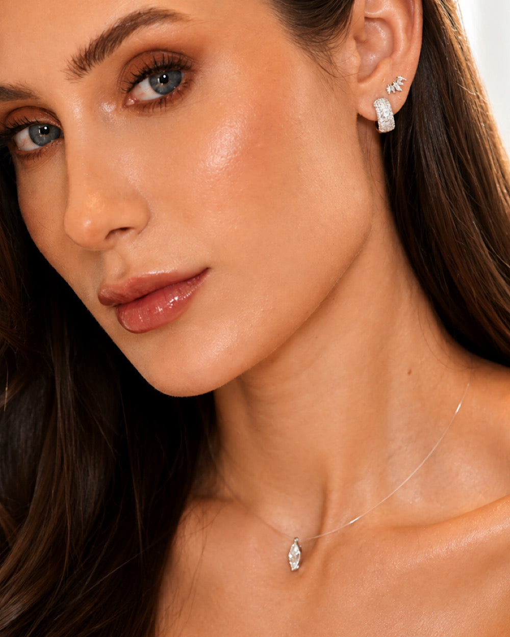 Colar Invisible Moissanite Navete 1ct