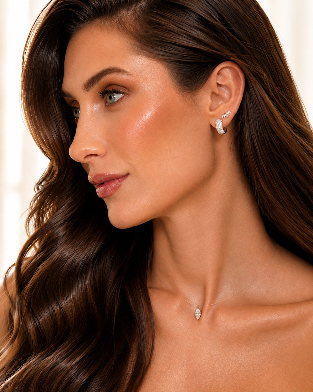 Colar Invisible Moissanite Navete 1ct