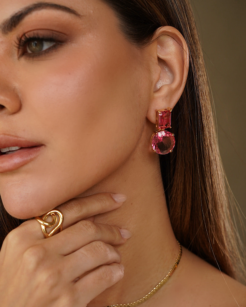 Brinco Naomi Rubelita — detalhe 3 | IT STONE