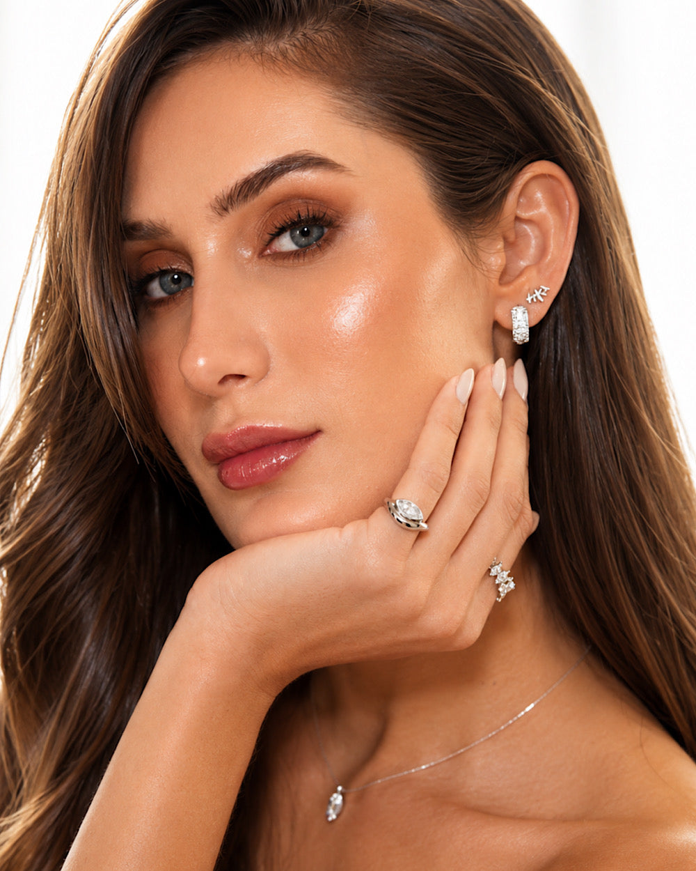 Anel Dedinho Navete Moissanite
